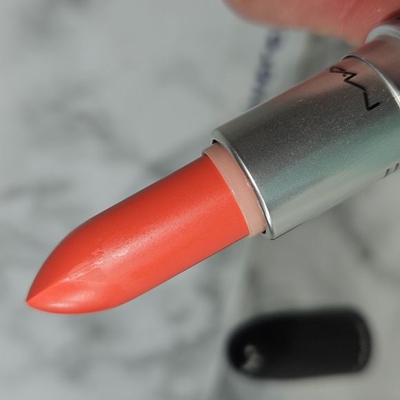 TROPIC TONIC NWOB Matte Lipstick MAC - Picture 5 of 13